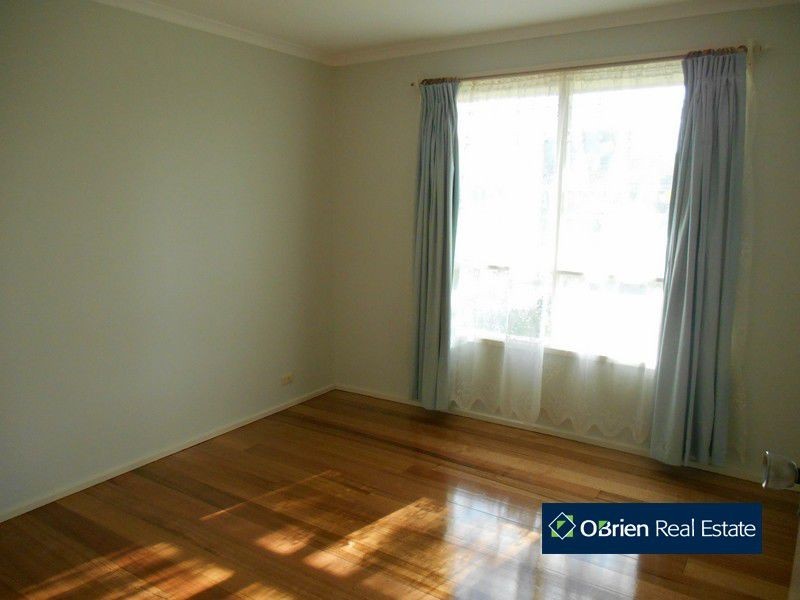 10 Delmont Court, Cranbourne VIC 3977