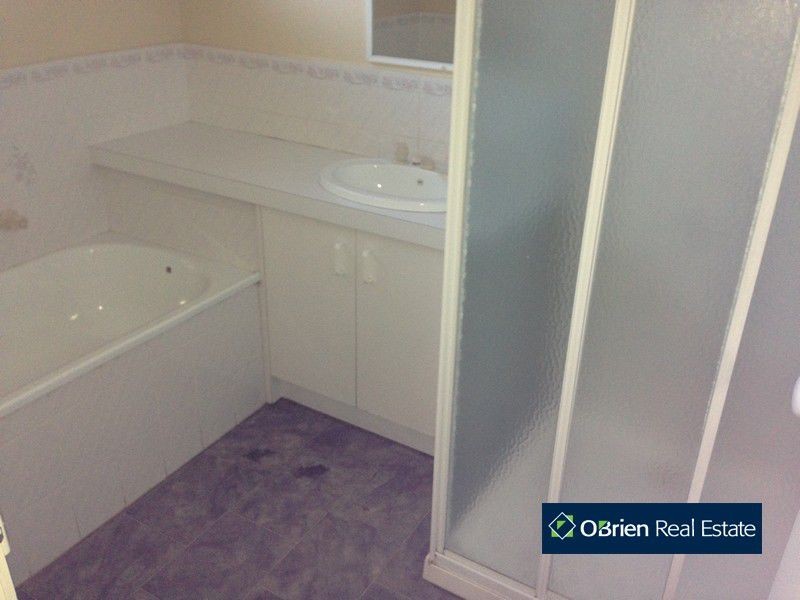 1 Kauri Court, Hampton Park VIC 3976