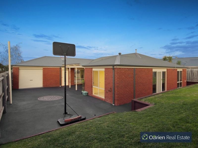 145 The Promenade, Narre Warren South VIC 3805