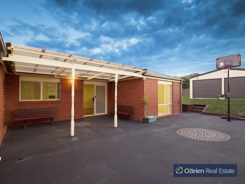 145 The Promenade, Narre Warren South VIC 3805