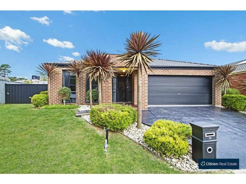 12 Mikasa Place, Pakenham VIC 3810