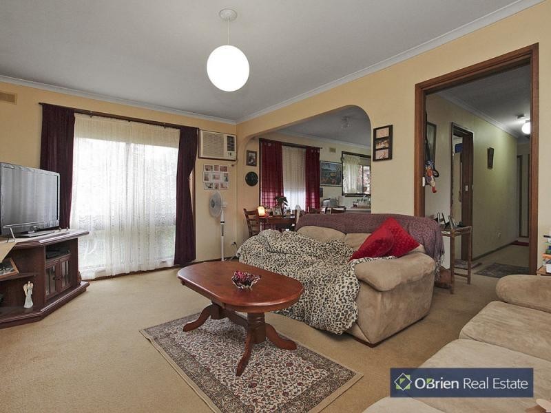4-2 James Street, Pakenham VIC 3810