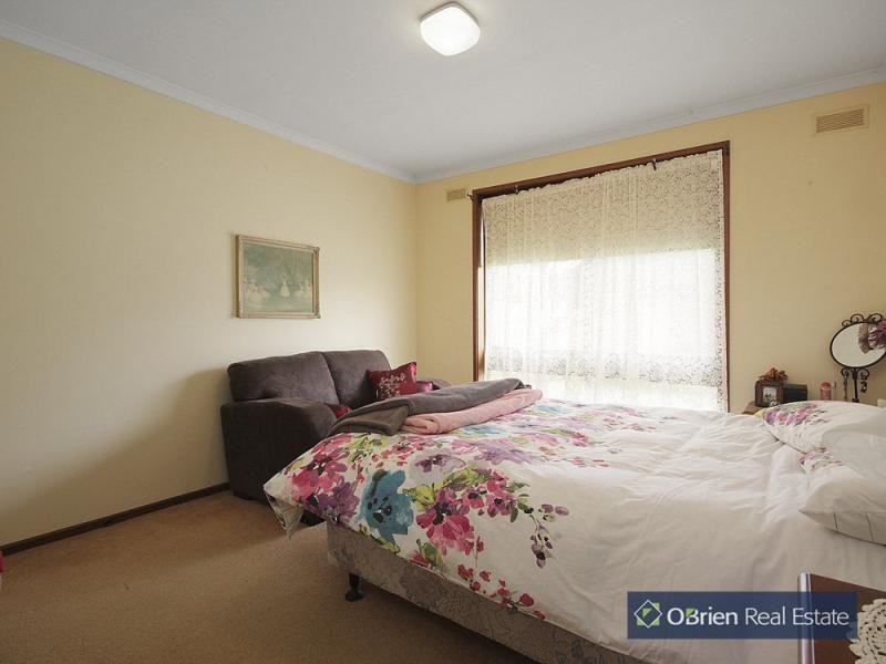 4-2 James Street, Pakenham VIC 3810
