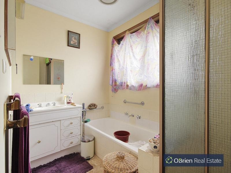 4-2 James Street, Pakenham VIC 3810