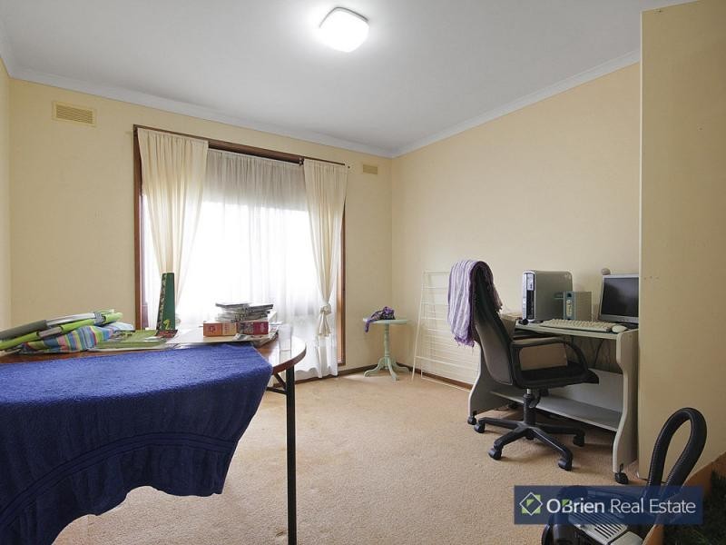 4-2 James Street, Pakenham VIC 3810