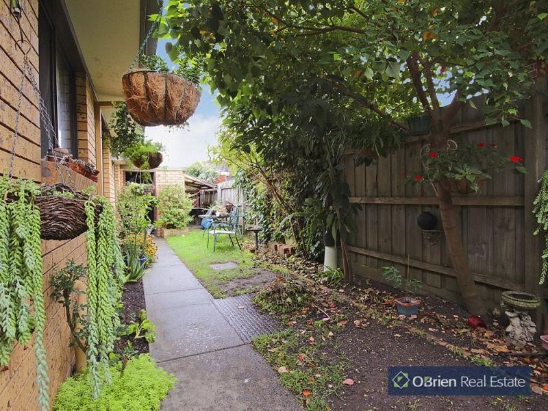 4-2 James Street, Pakenham VIC 3810
