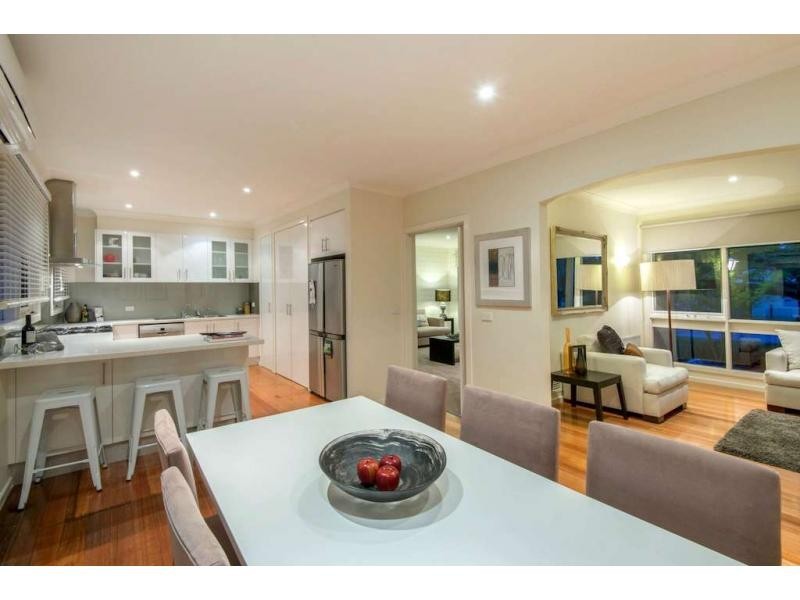 14 Roundhay Court, Berwick VIC 3806