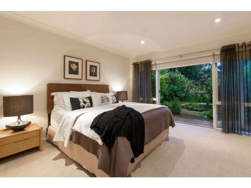 14 Roundhay Court, Berwick VIC 3806