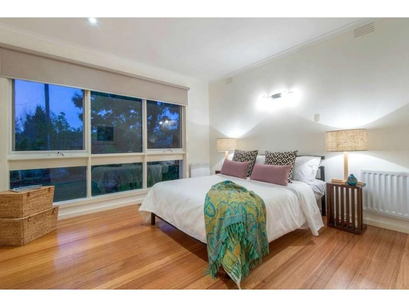 14 Roundhay Court, Berwick VIC 3806