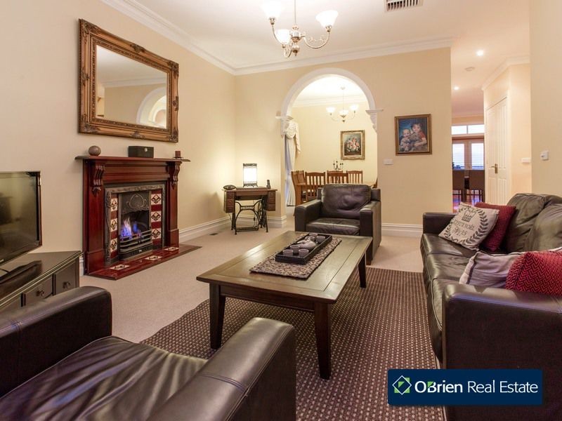 1 Natren Court, Berwick VIC 3806