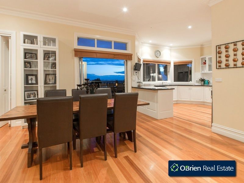 1 Natren Court, Berwick VIC 3806