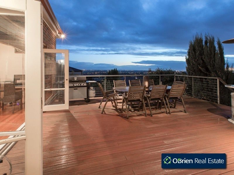 1 Natren Court, Berwick VIC 3806