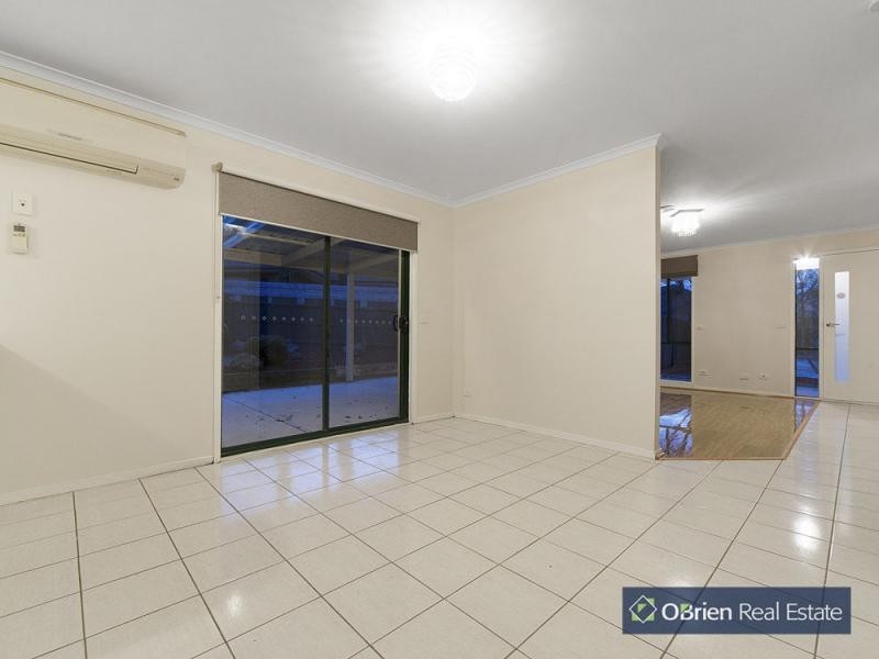 9 Ashton Rise, Narre Warren South VIC 3805