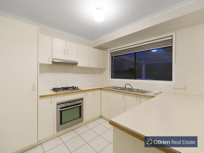 9 Ashton Rise, Narre Warren South VIC 3805