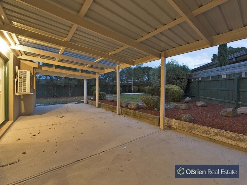 9 Ashton Rise, Narre Warren South VIC 3805