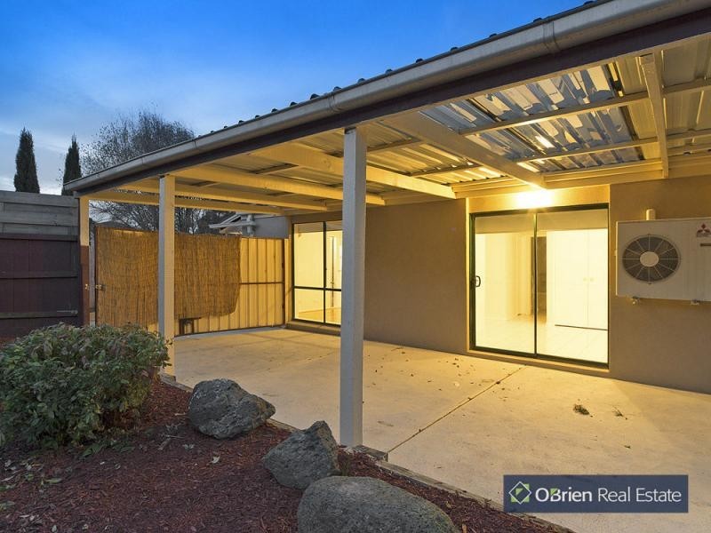 9 Ashton Rise, Narre Warren South VIC 3805