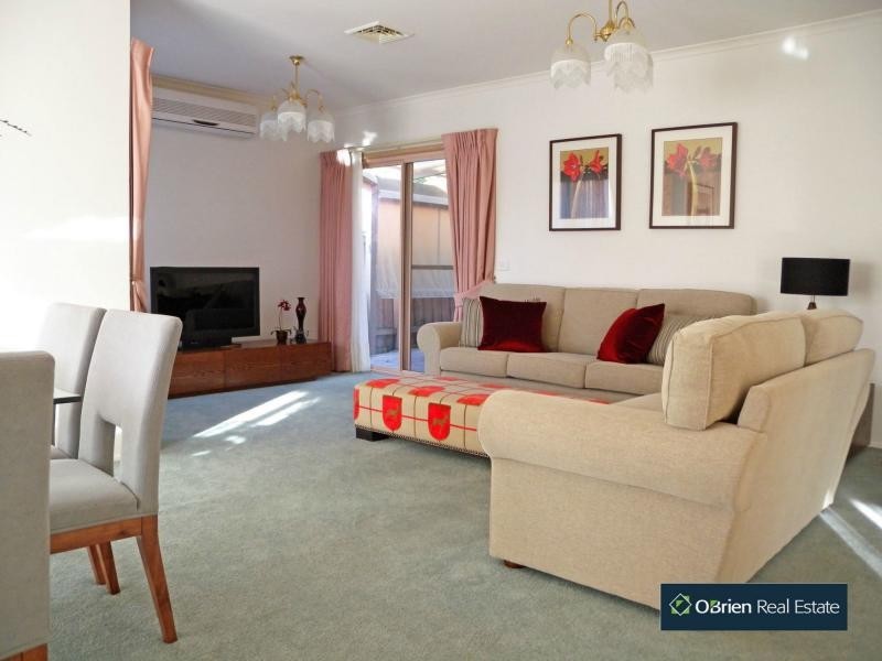 129/6 Melville Park Drive, Aveo Edrington Park, Berwick VIC 3806