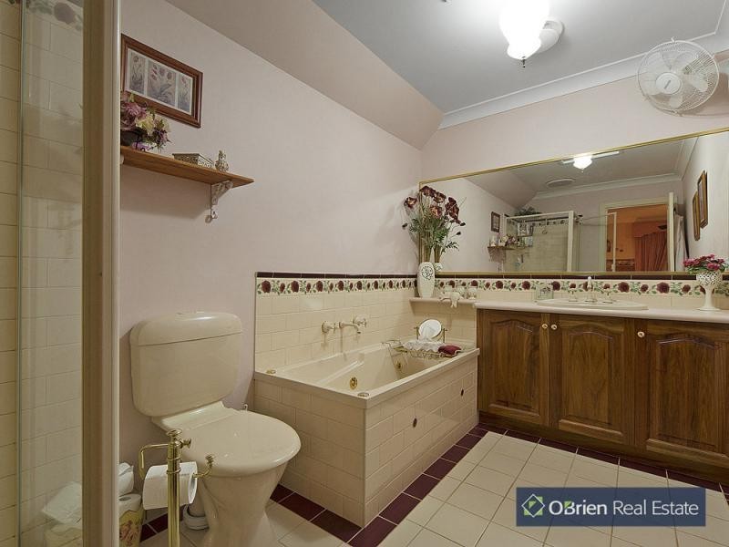 3 Elm Court, Narre Warren South VIC 3805