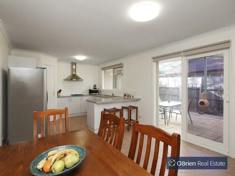 15 Sharpe Court, Berwick VIC 3806