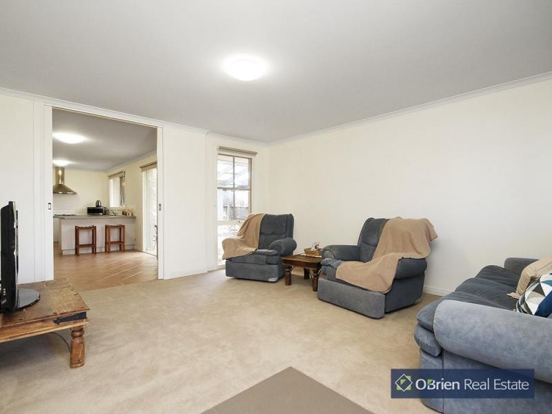 15 Sharpe Court, Berwick VIC 3806