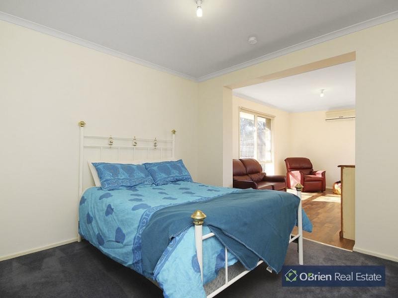 15 Sharpe Court, Berwick VIC 3806