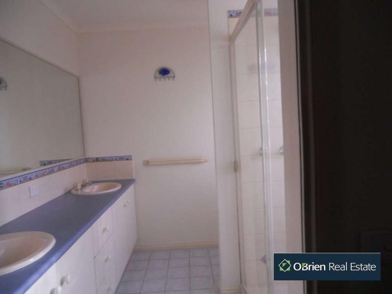 13 Kershaw Drive, Narre Warren South VIC 3805