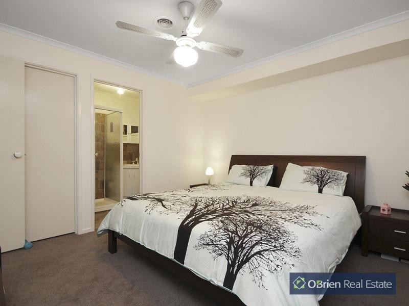 4 Orkney Close, Endeavour Hills VIC 3802