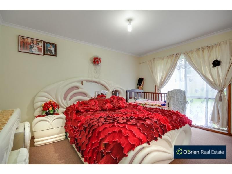 32 Leigh Court, Doveton VIC 3177