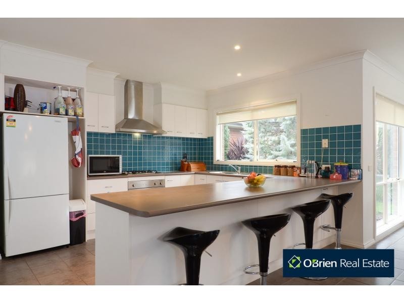 6 Iris Place, Pakenham VIC 3810