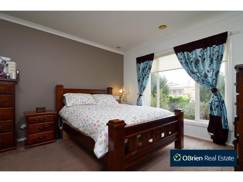 6 Iris Place, Pakenham VIC 3810