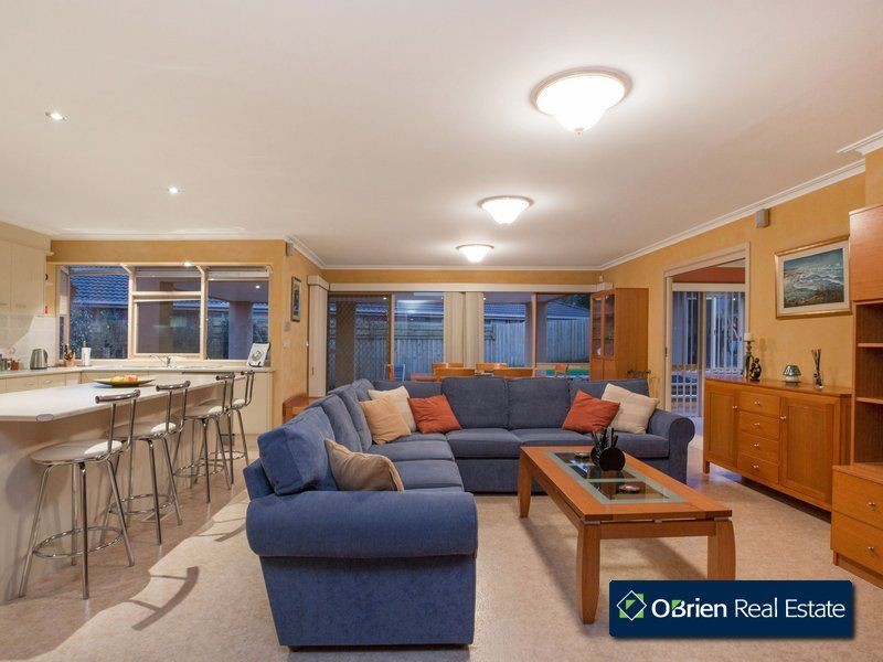 6 Jancol Court, Berwick VIC 3806