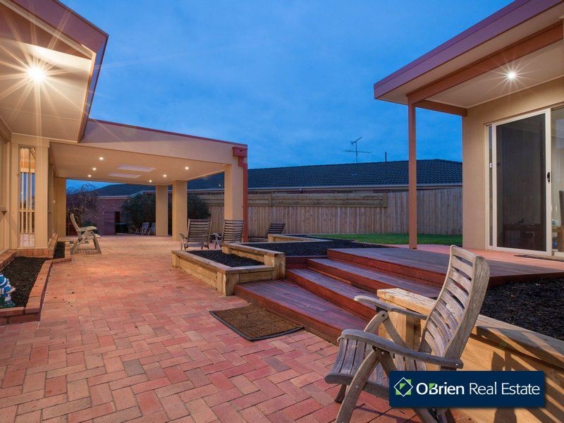 6 Jancol Court, Berwick VIC 3806