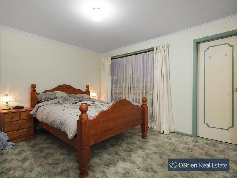 15 Temby Close, Endeavour Hills VIC 3802