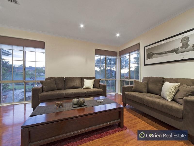 11 Wadham Court, Endeavour Hills VIC 3802