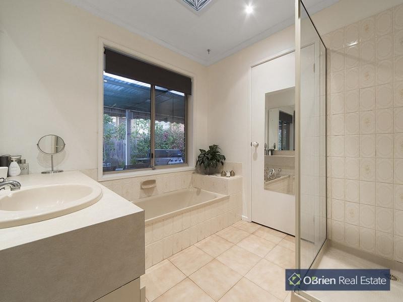 11 Wadham Court, Endeavour Hills VIC 3802
