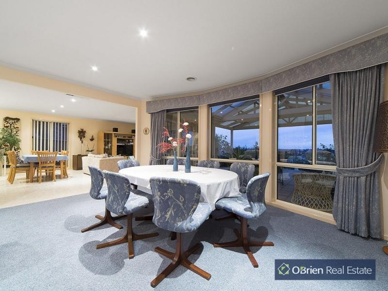 125 Montbrae Circuit, Narre Warren VIC 3805