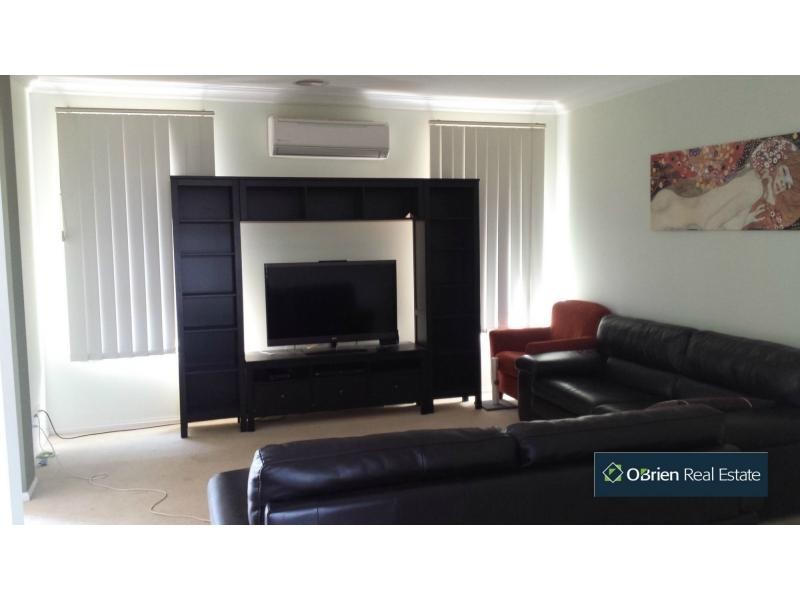 4 Denbigh Court, Berwick VIC 3806