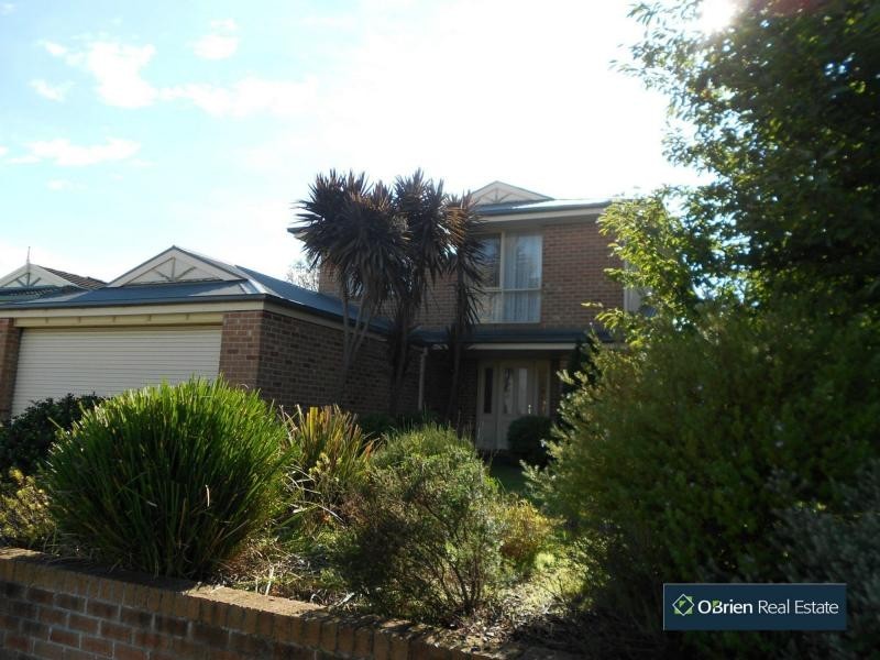 130 Bemersyde Drive, Berwick VIC 3806