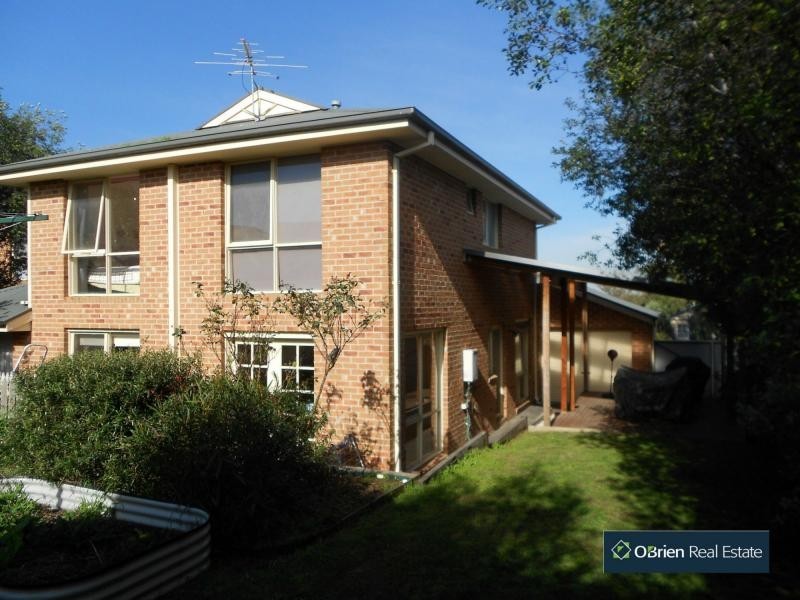 130 Bemersyde Drive, Berwick VIC 3806