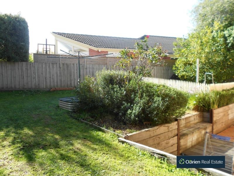 130 Bemersyde Drive, Berwick VIC 3806