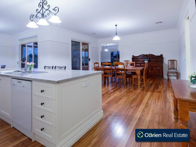 5 Foxborough Glade, Narre Warren North VIC 3804