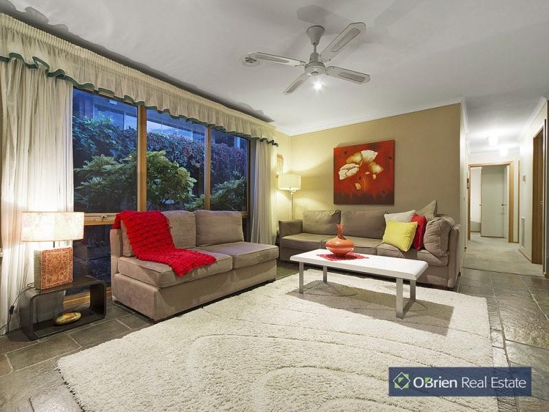 18 Brent Close, Berwick VIC 3806
