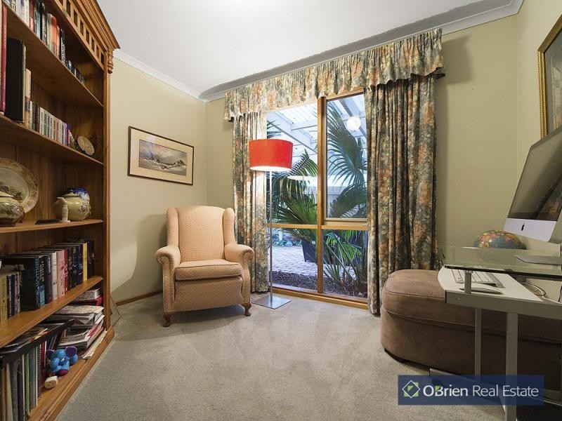 18 Brent Close, Berwick VIC 3806