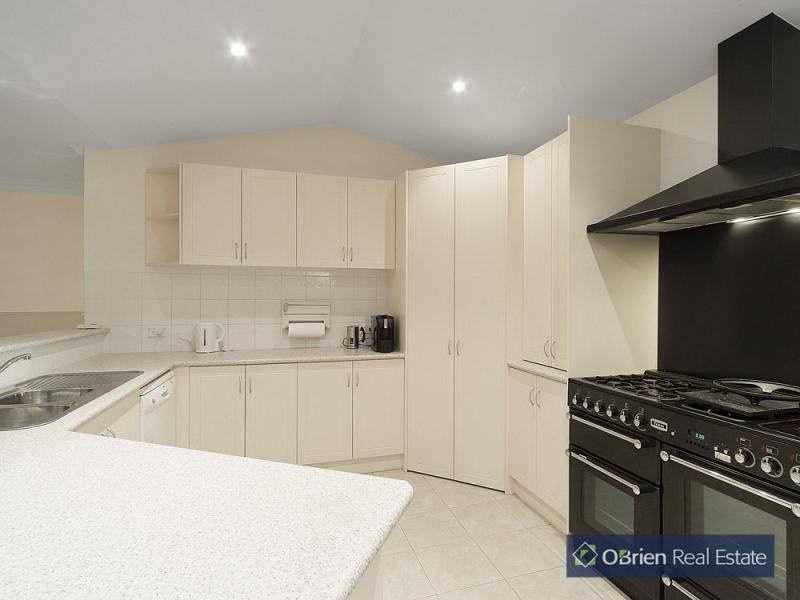 2 Makitti Close, Tooradin VIC 3980