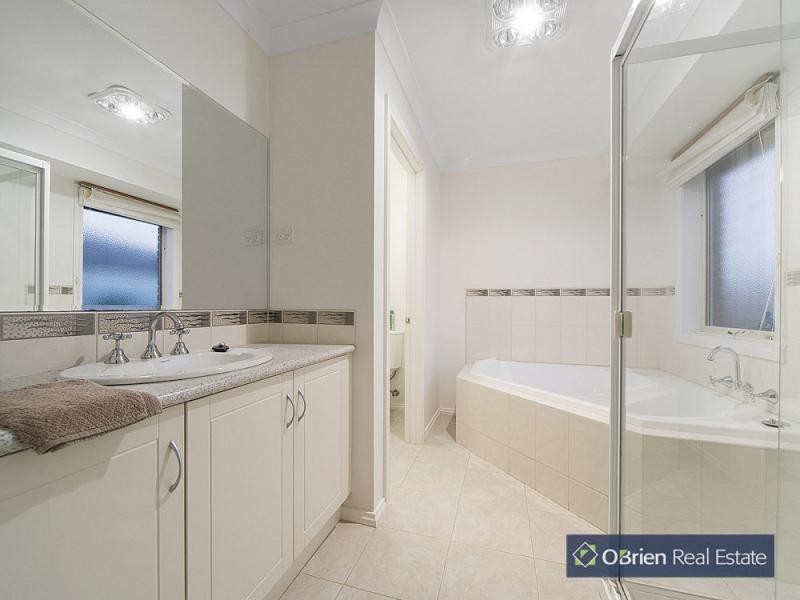 2 Makitti Close, Tooradin VIC 3980