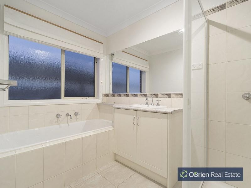 2 Makitti Close, Tooradin VIC 3980