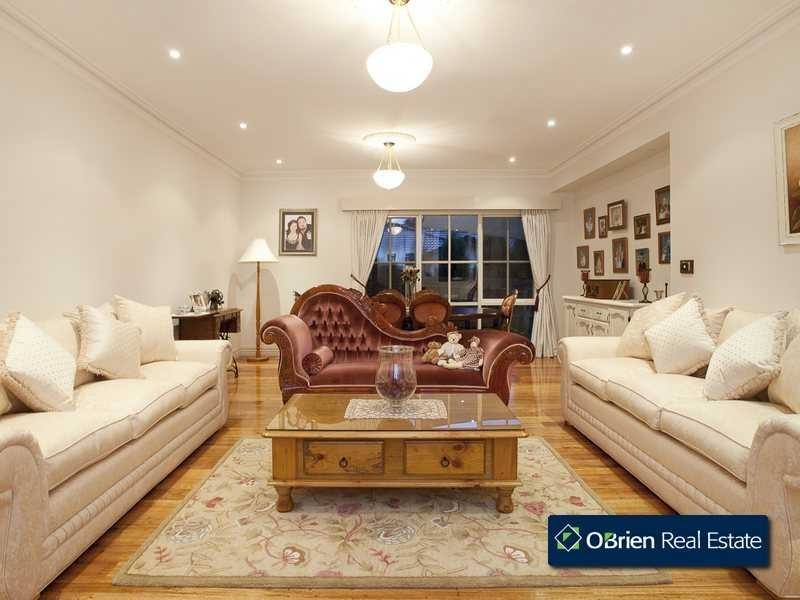 25 Mornington Grove, Berwick VIC 3806