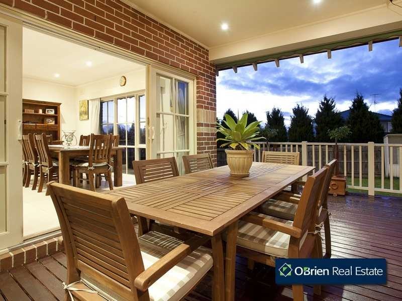 25 Mornington Grove, Berwick VIC 3806