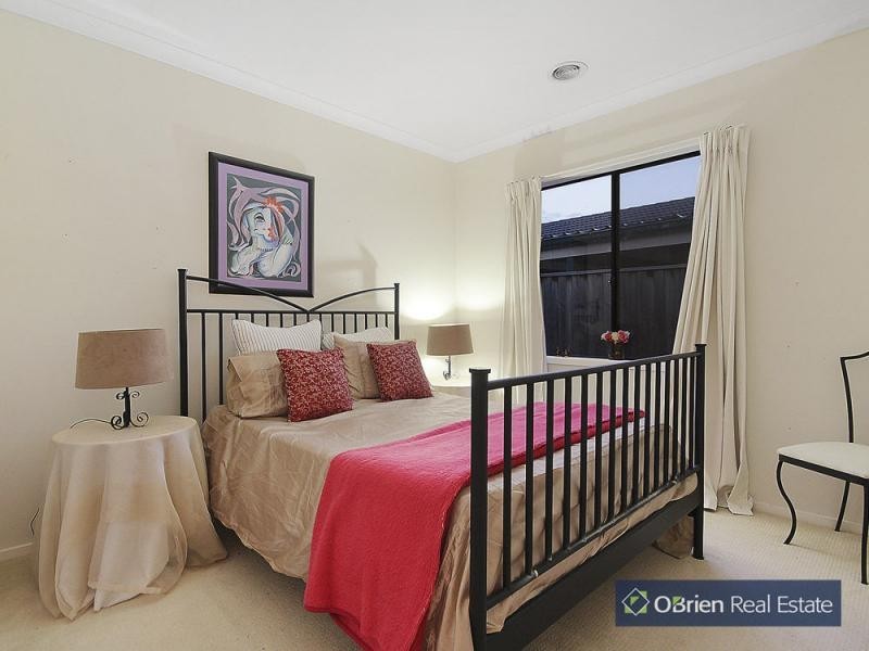 9 Leisurewood Drive, Berwick VIC 3806