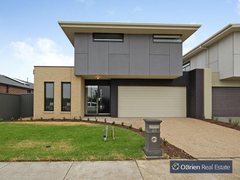 28 Pinebank Avenue, Cranbourne East VIC 3977
